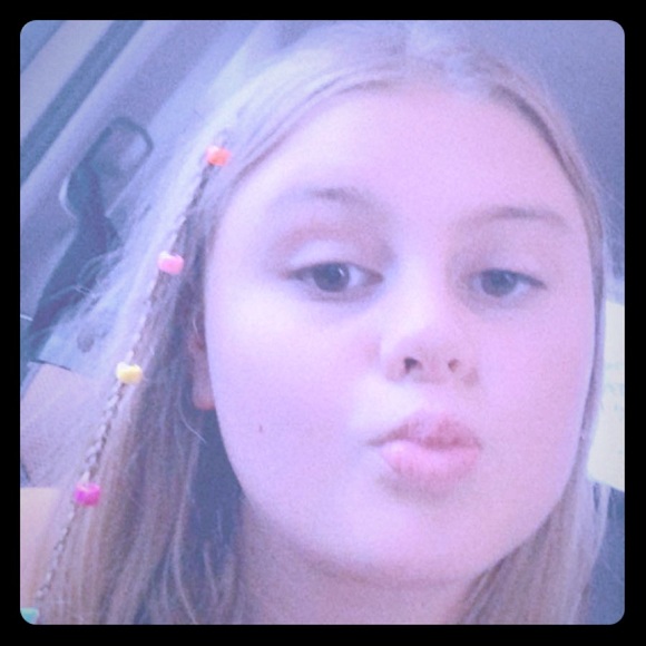 Meet your Posher, Mikaela - Picture 1 of 1